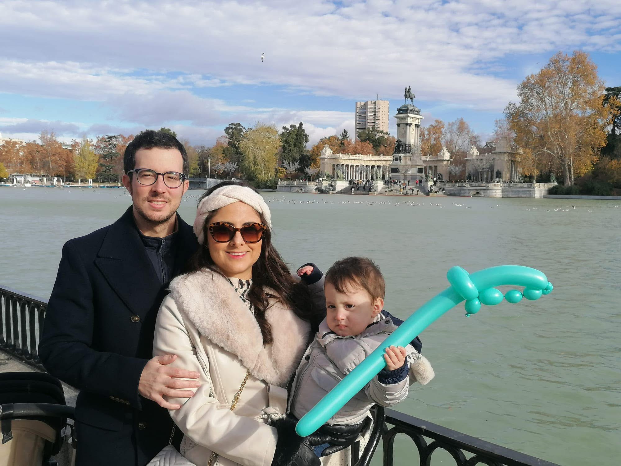 Xiu, Eduardo y familia en el Retiro